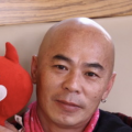同时发布的“味转乾坤”版海报中，众角色启动“食 周星驰《食神》28年后重映 罗圣灯胡博称深受启发 2024-09-01 8月31日，周星驰重映电影《食神》举办北京首映礼活动，曾参与《喜人奇妙夜》《一年一度喜剧大赛2》等喜剧节目的演员罗圣灯、胡博现身映后，与观众分享观后感。